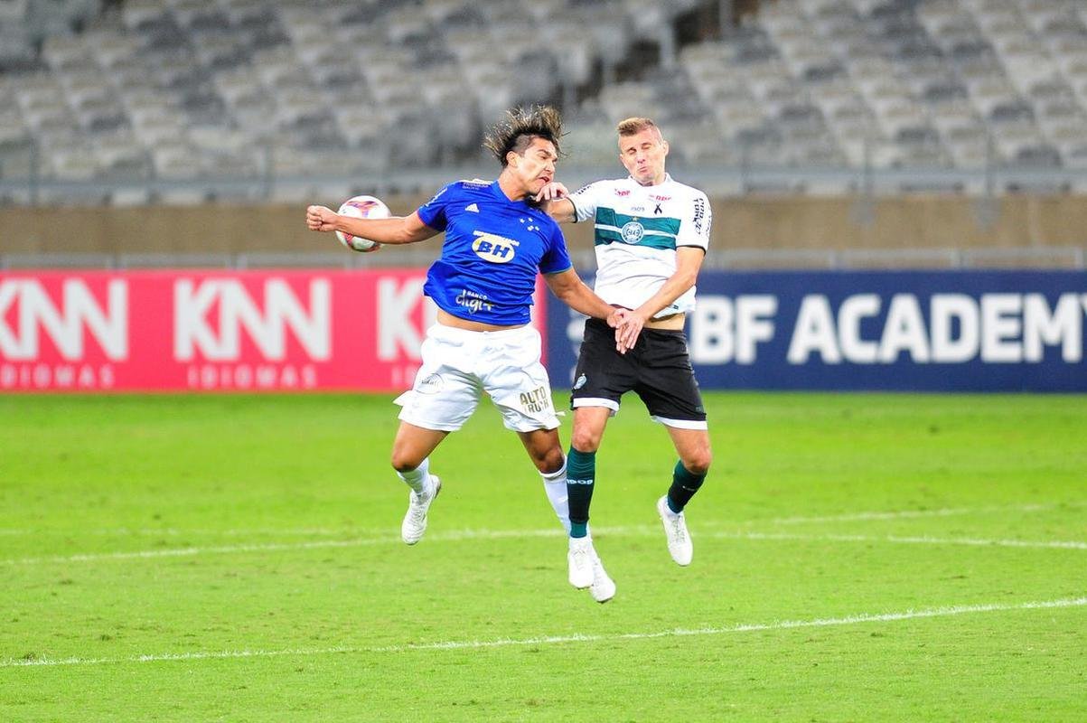 Fotos do jogo entre Cruzeiro e Coritiba, no Mineiro, em Belo Horizonte, pela nona rodada da Srie B do Campeonato Brasileiro de 2021