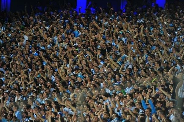 No segundo tempo, Lautaro Martnez marcou o terceiro dele no jogo, Robinho fez de falta para o Cruzeiro e Solari deu nmeros finais ao placar: Racing 4 x 2 Cruzeiro