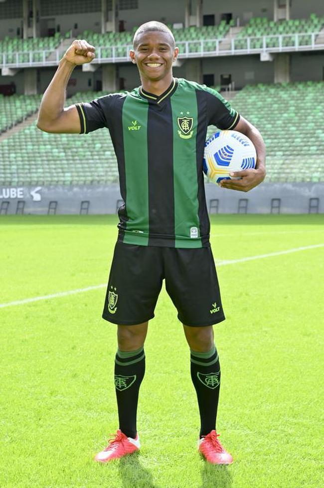 Fotos dos novos uniformes do América