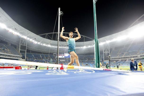 Fotos da prova de Thiago Braz, medalha de ouro no salto com vara