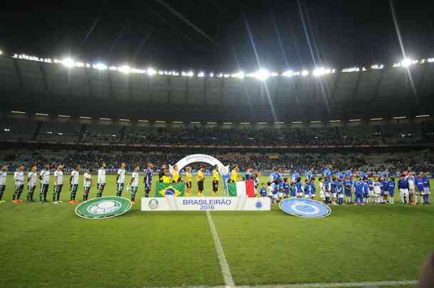 Cruzeiro e Palmeiras mediram foras, no Mineiro, pela oitava rodada do Campeonato Brasileiro