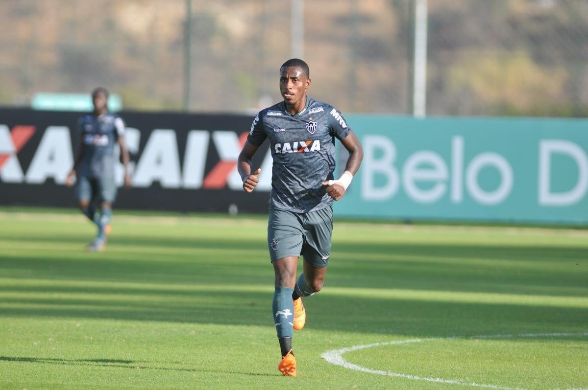 Atltico derrotou Coimbra em jogo-treino na Cidade do Galo com gols de Galdezani, Edinho e Fbio Santos