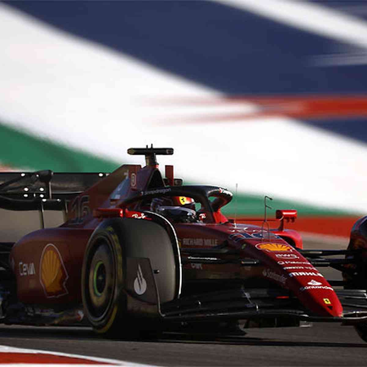 F1: Leclerc lidera primeiro treino com 1-2 da Ferrari em Singapura