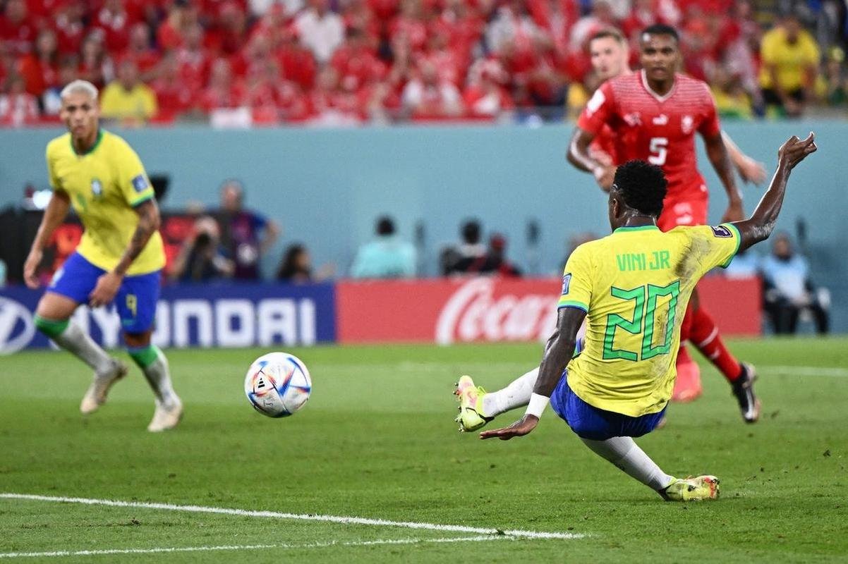 Duelo entre Brasil e Sua, pela 2 rodada do Grupo G da Copa do Mundo, acontece no Estdio 974, em Doha, no Catar
