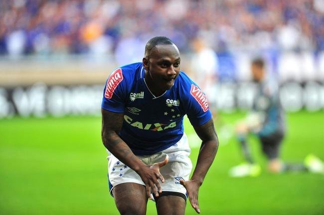 Sass (atacante) - chegou ao Cruzeiro em junho de 2017, em troca com o Botafogo envolvendo o meia Marcos Vincius. Fez parte tanto do time campeo da Copa do Brasil de 2018 quanto do rebaixado  Srie B em 2019. No incio de 2020, foi emprestado ao Coritiba, porm acabou devolvido em setembro por 