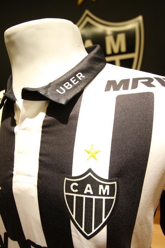 Fotos da camisa do Atltico aps ampliao da parceria com a Uber