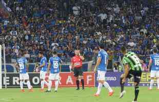 Fotos do duelo entre Cruzeiro e Amrica, no Mineiro