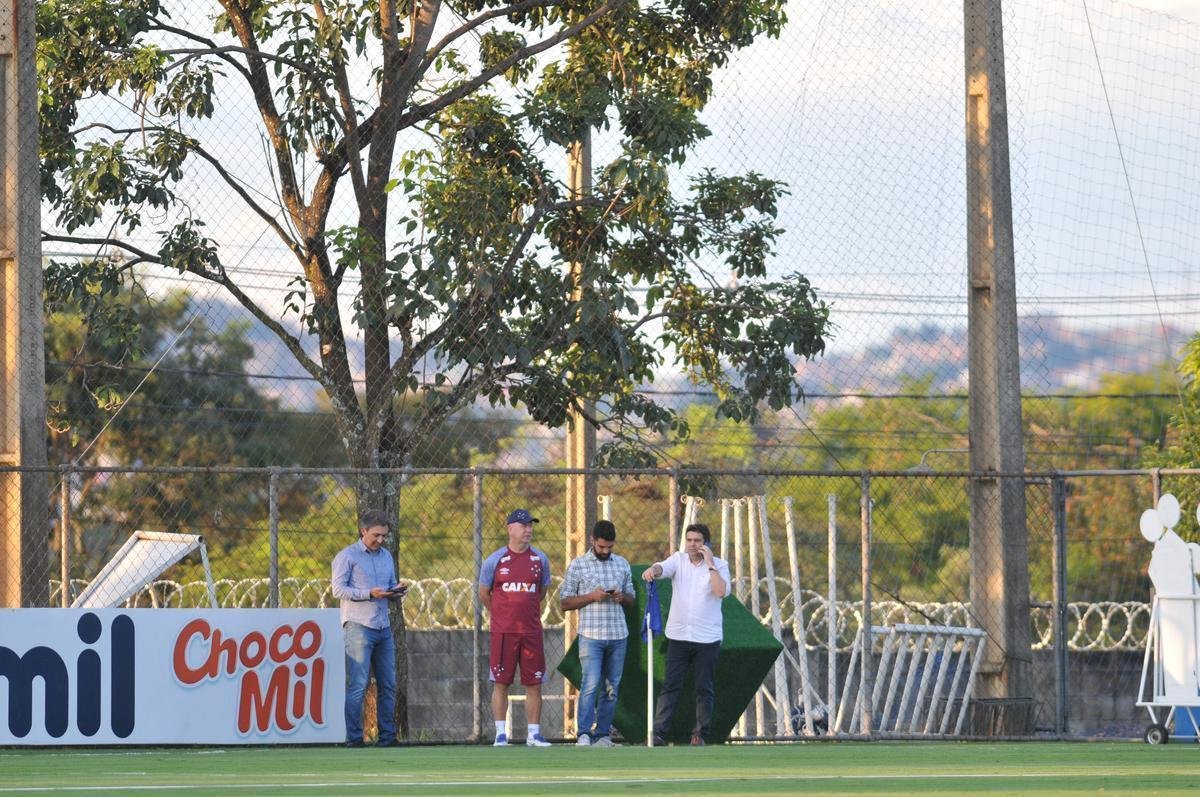 Fotos do treino do Cruzeiro desta segunda-feira, na Toca da Raposa II (Alexandre Guzanshe/EM D.A Press)