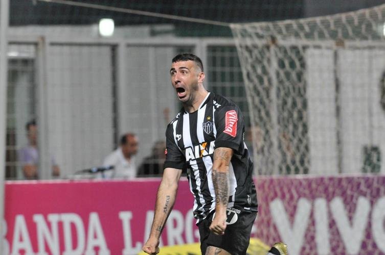 Maior artilheiro estrangeiro da histria do Atltico, Lucas Pratto passou pelo Boca Juniors no comeo da carreira. O argentino fez apenas dois jogos com a camisa xeneize. No Galo, entre 2015 e 2017, fez 42 gols em 107 partidas.