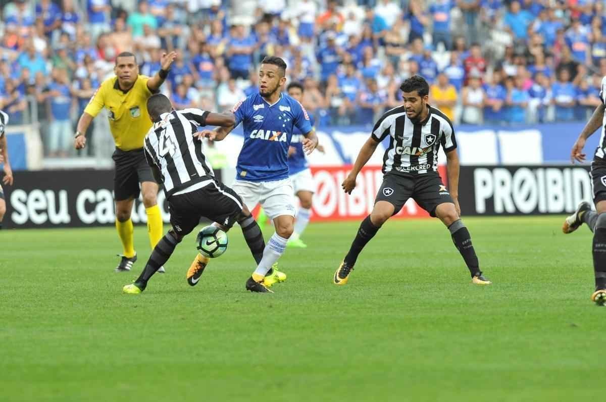 Imagens do jogo entre Cruzeiro e Botafogo, pela 19 rodada do Brasileiro, no Mineiro