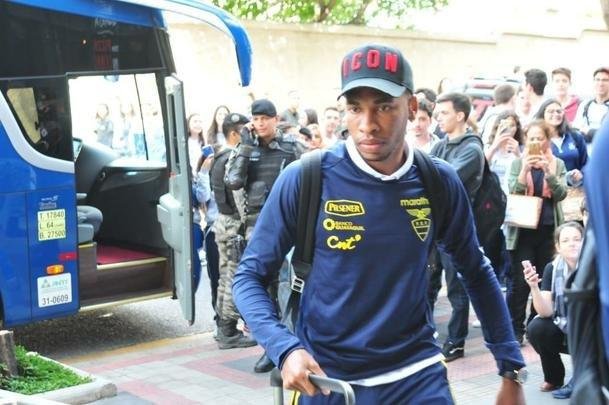 Delegao do Equador desembarcou nesta tera-feira em Belo Horizonte, onde estrear na Copa Amrica