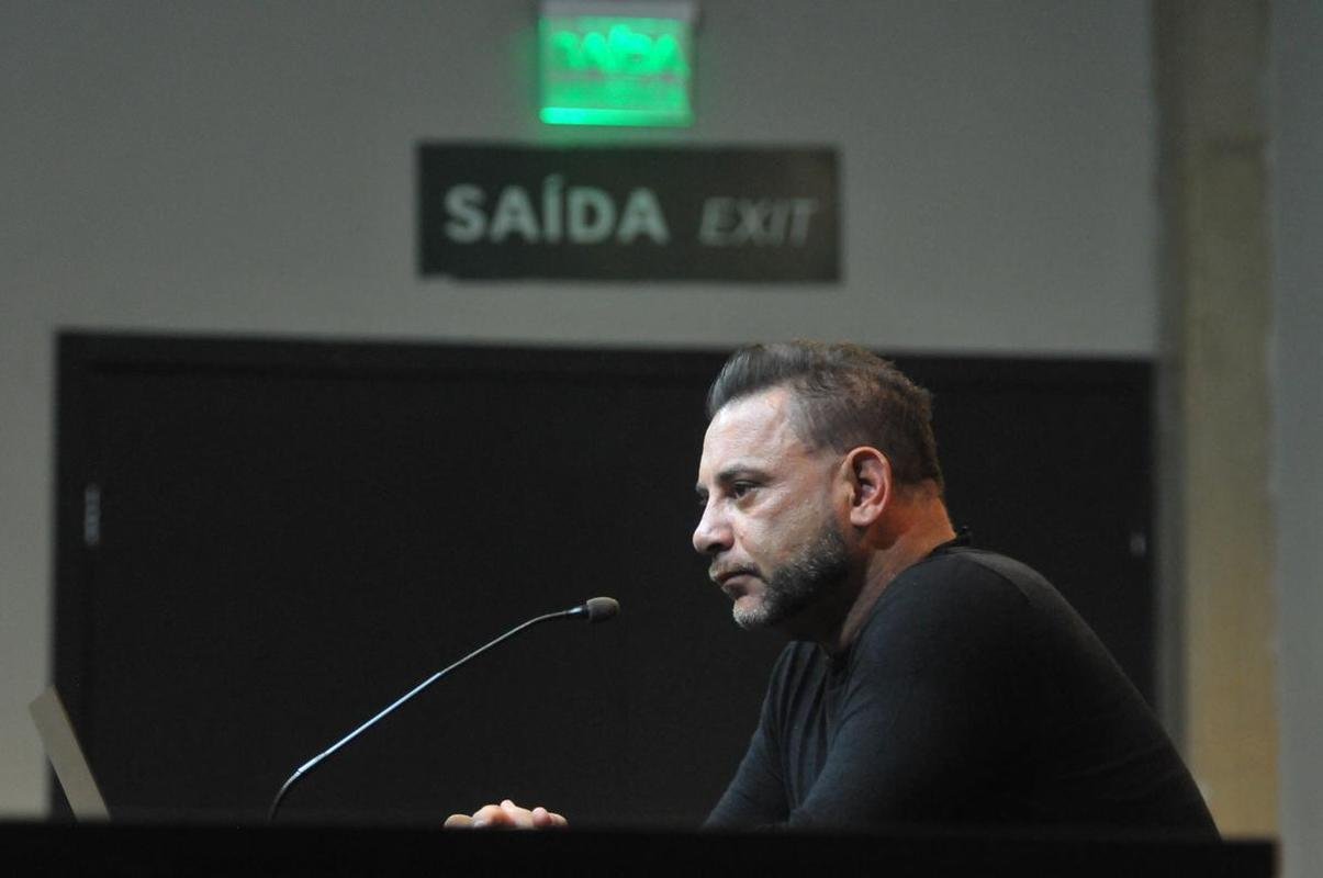 As reaes do tcnico do Atltico, Turco Mohamed, durante a entrevista coletiva, no Mineiro, aps o empate com o Santos