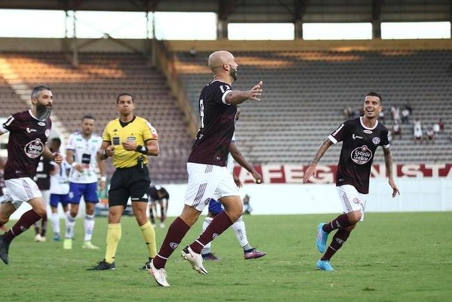 Ferroviria venceu com trs gols de Michel, dois de Welinton Torro (ex-Cruzeiro), um de Bruno Xavier, um de Tony (ex-Amrica) e um de Jhoninha
