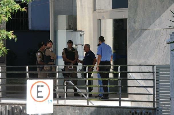 Fotos do protesto da torcida organizada Máfia Azul em frente à sede administrativa do Cruzeiro