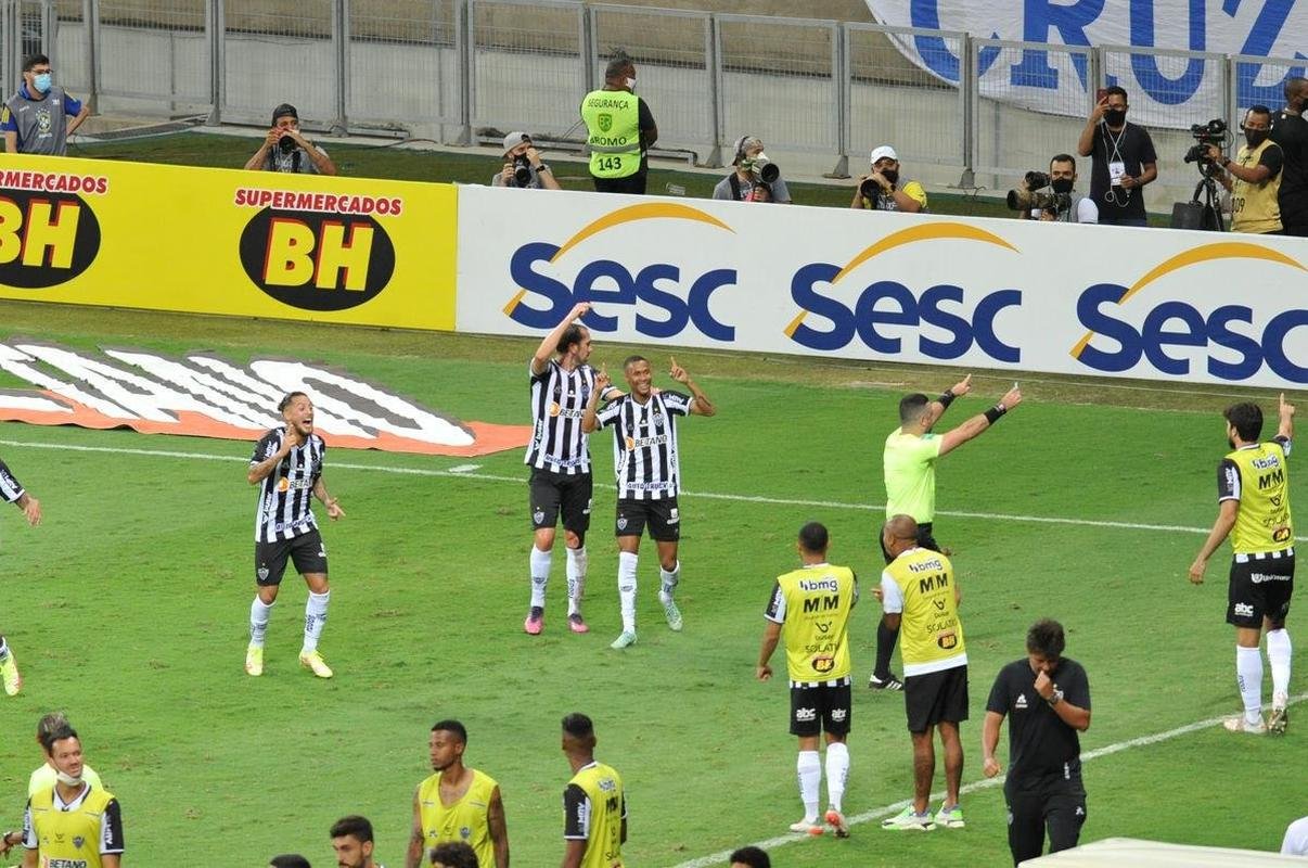 Ademir entrou no segundo tempo e fez o gol da virada do Atltico nos acrscimos