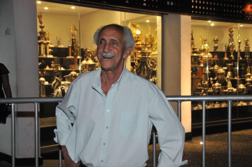 Cerimnia de entrega da Medalha ao Mrito ao Clube Atltico Mineiro pelo Conselho Deliberativo do clube. Na foto, senhor Milton, funcionrio do Galo, um dos homenageados da noite.