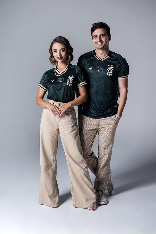 Fotos do modelo vencedor do Camisa Cento e Deca, concurso realizado em homenagem aos 110 anos de histria do Amrica