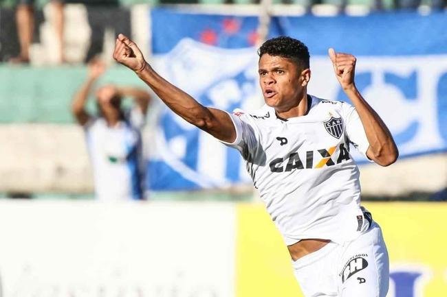 Douglas Santos - Foi vendido pelo Atl�tico ao Hamburgo, da Alemanha, em 2016, por cerca de 6 milh�es de euros (cerca de R$ 18 milh�es na cota��o da �poca)