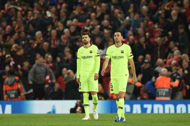 Jogadores do Barcelona lamentam eliminao para o Liverpool na semifinal da Liga dos Campees