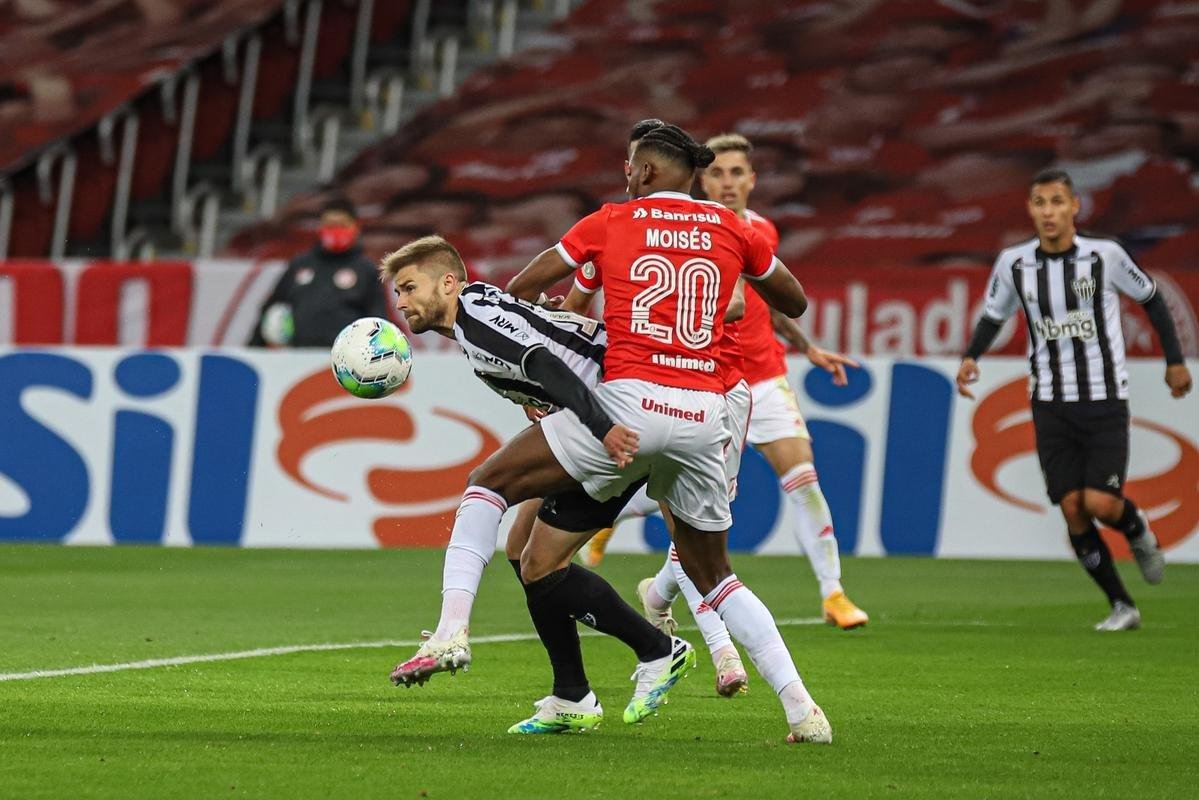 Fotos do duelo entre Internacional e Atltico, neste sbado, no Beira-Rio, em Porto Alegre, pela quinta rodada do Brasileiro