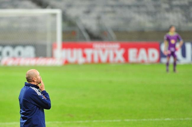 Fotos de Cruzeiro x Londrina, no Mineiro, pela 15 rodada da Srie B