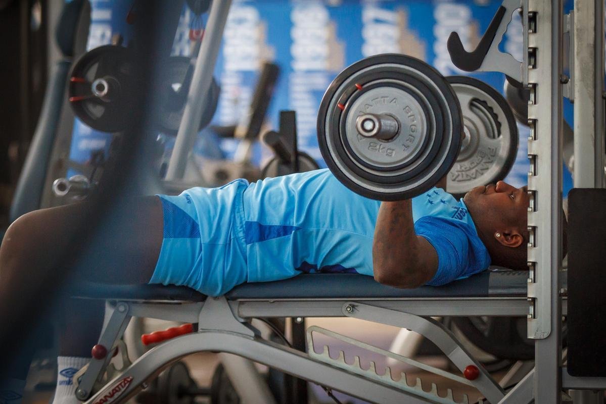 Imagens do treino do Cruzeiro nesta segunda-feira, 27/08. Mano Menezes no permitiu o acesso dos jornalistas, mas clube divulgou fotos da atividade na academia da Toca da Raposa II