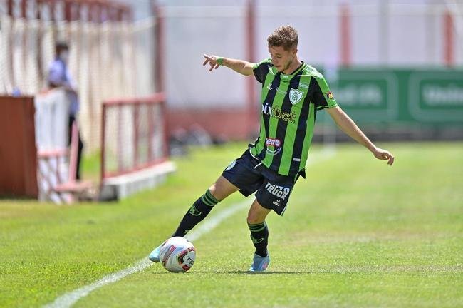 Jogo foi disputado com muito calor, em Nova Lima, na manh deste sbado 