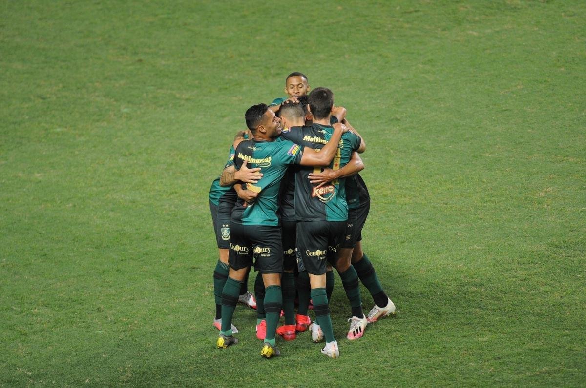 Fotos do jogo entre Amrica e Juventude, no Independncia, em Belo Horizonte, pela 23 rodada da Srie B do Campeonato Brasileiro