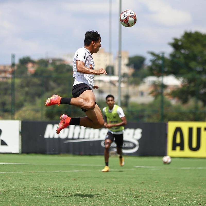 Depois da derrota para a Caldense, por 2 a 1, em Poços de Caldas, jogadores do Atlético voltaram ao trabalho nesta sexta-feira na Cidade do Galo.