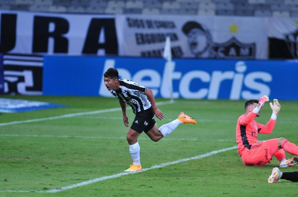 Fotos do duelo entre Atltico e So Paulo, no Mineiro, em Belo Horizonte, pela stima rodada do Campeonato Brasileiro
