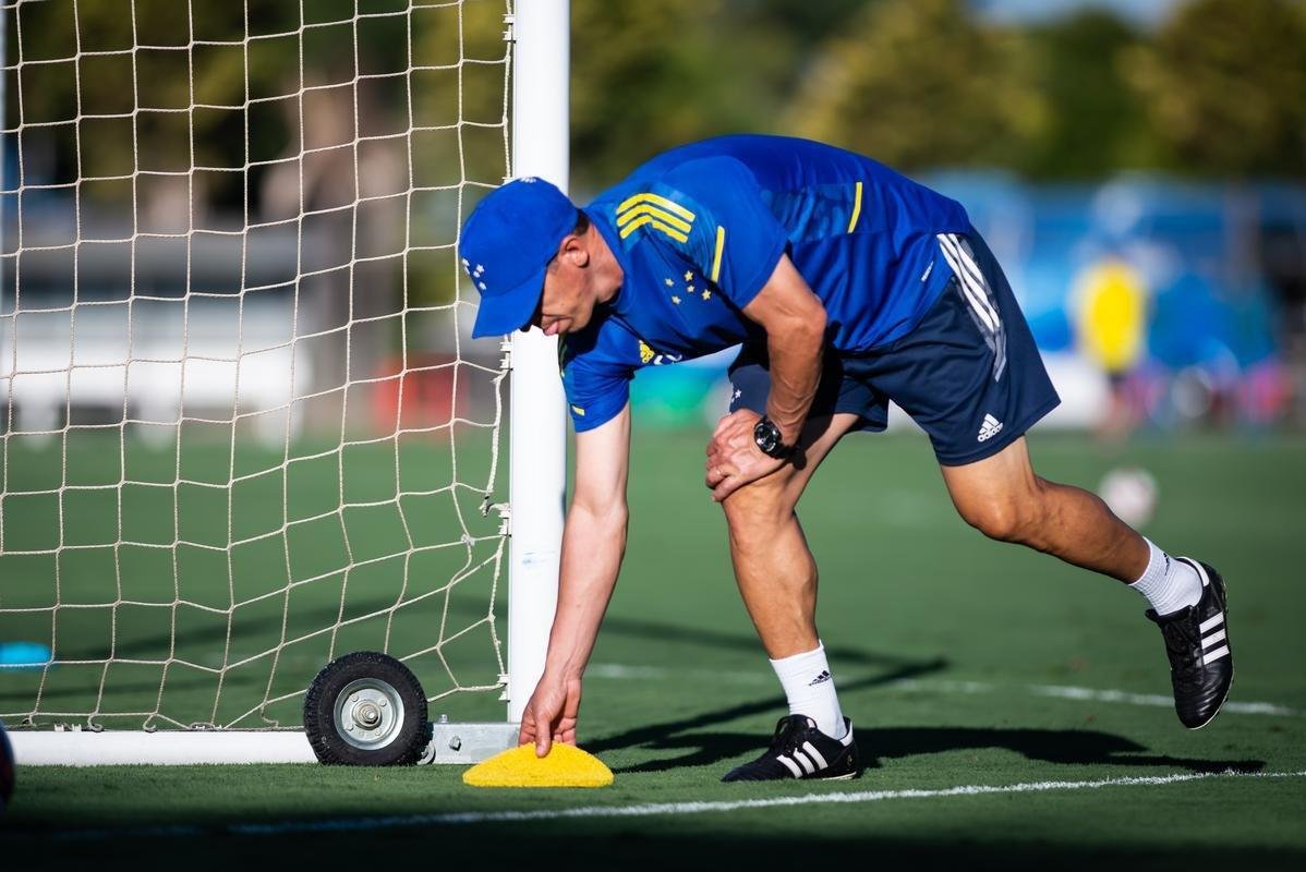 Fotos do treino do Cruzeiro na tarde desta quinta-feira (19/8), na Toca da Raposa II, em Belo Horizonte. Time fechou a preparao para enfrentar o Confiana, s 21h30 desta sexta-feira, no Mineiro