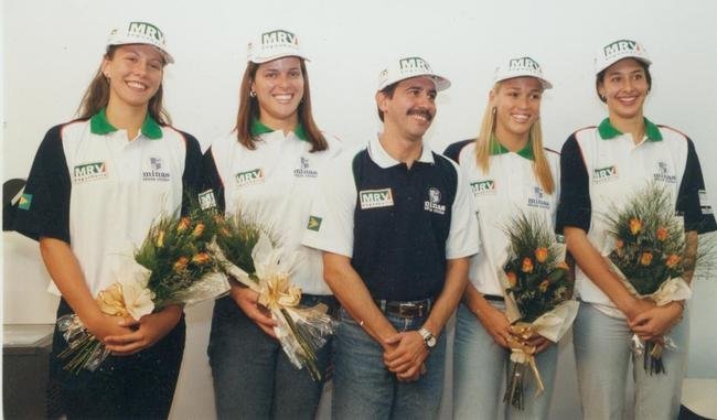 Fotos histricas de Sheilla em sua trajetria pelo vlei do Minas