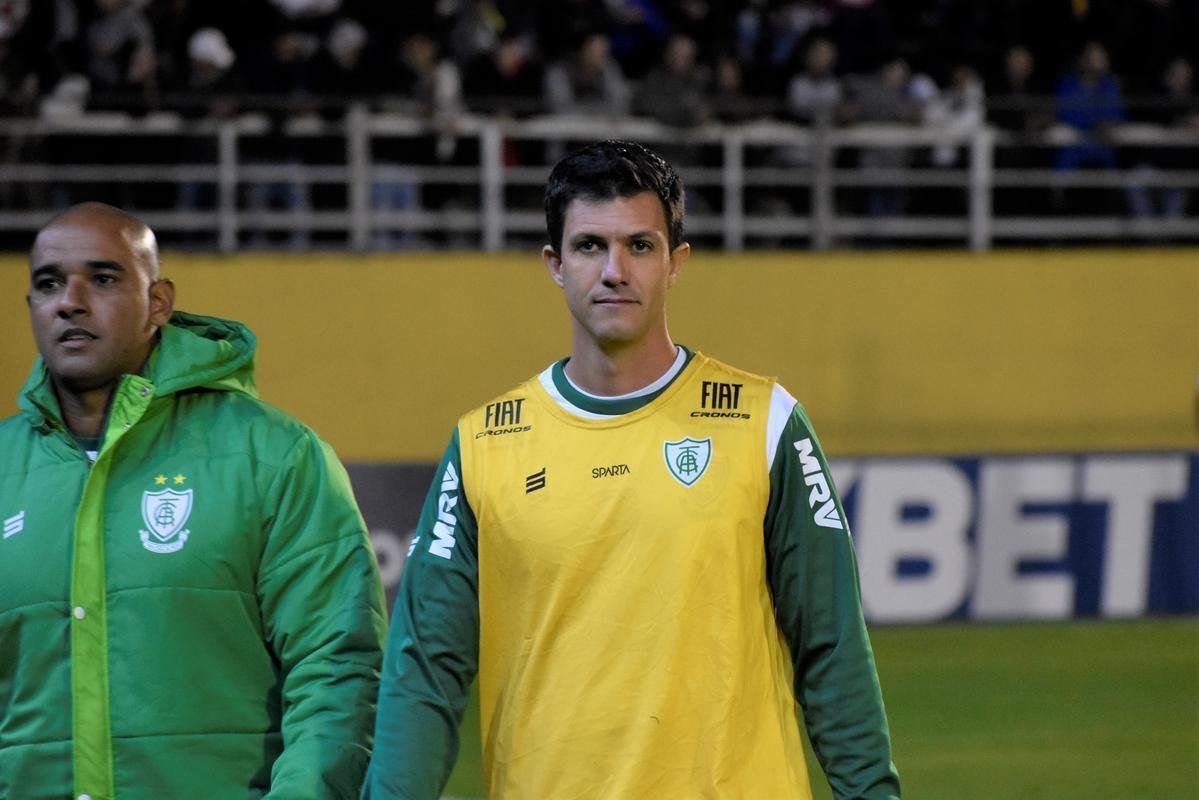 Amrica foi batido pelo Bragantino e sofreu a sexta derrota na Srie B