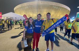 Hugo Prez, Jos Luis Cortes e Jeniffer Monter: mexicanos que torcem pelo Cruzeiro no jogo entre Brasil e Camares, em Lusail, pela Copa do Mundo de 2022, no Catar