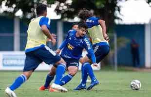 Imagens do primeiro treino do Cruzeiro antes do jogo contra o Cuiab, pela Srie B do Campeonato Brasileiro