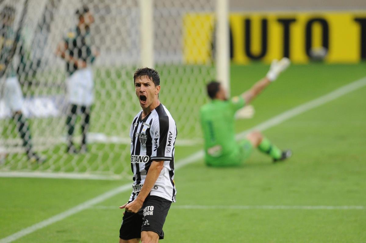 Nacho Fernndez marcou tambm o segundo do Atltico: 2 a 1