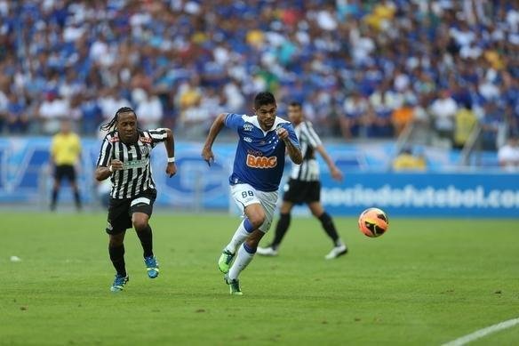 Imagens do jogo entre Cruzeiro e Santos, no Mineiro, pela 13 rodada da Srie A
