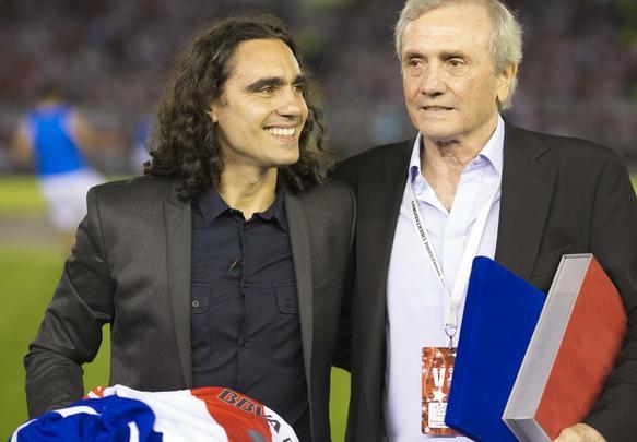 Sorn e Perfumo receberam homenagens de River Plate e Cruzeiro no Monumental de Nez