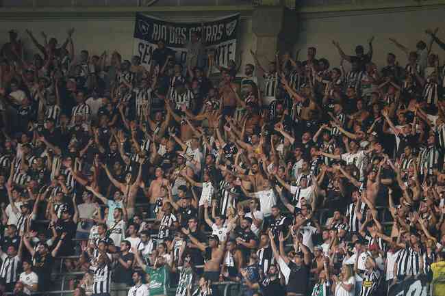Torcida do Botafogo esgotou os ingressos para o setor visitante no Allianz