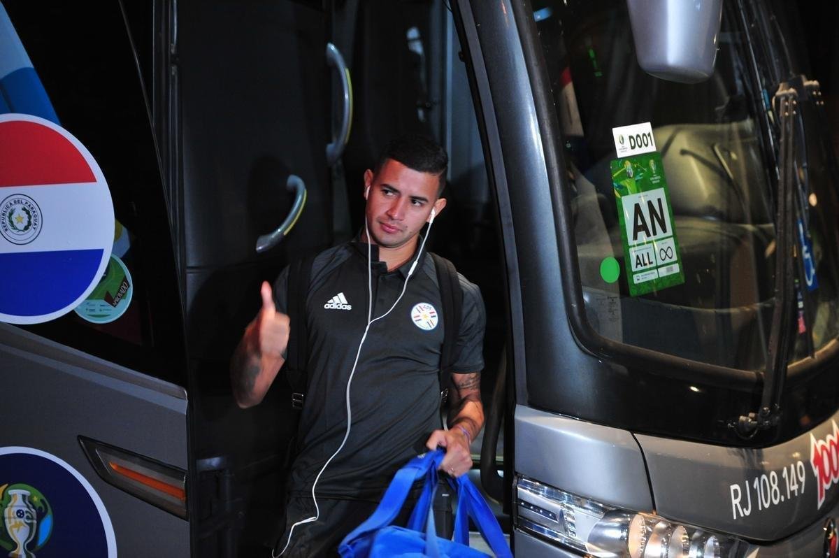 Seleo Paraguaia chegou ao hotel na Regio Centro-Sul de Belo Horizonte na noite desta segunda