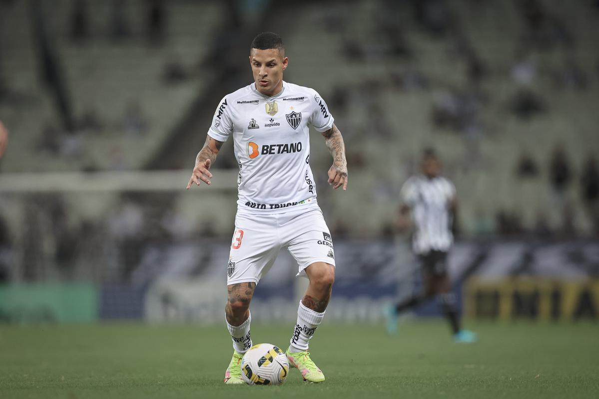 O Atltico visitou o Cear nesta quarta-feira (15), na Arena Castelo, em Fortaleza, pela 12 rodada do Campeonato Brasileiro. Veja as melhores imagens do confronto.