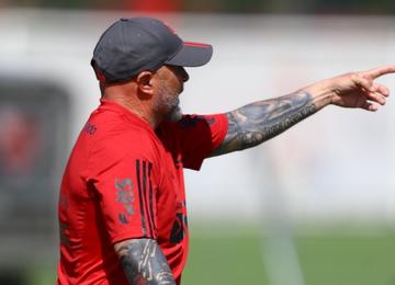 Treinador optou por fazer as cinco substituições de uma vez só para o segundo tempo, mas as mudanças não surtiram efeito