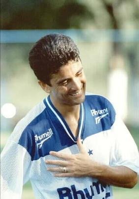 Atacante Bebeto (Flamengo: 1983-1989, 1995 / Cruzeiro: 1997): 310 jogos por Flamengo (151 gols) e 1 jogo por Cruzeiro