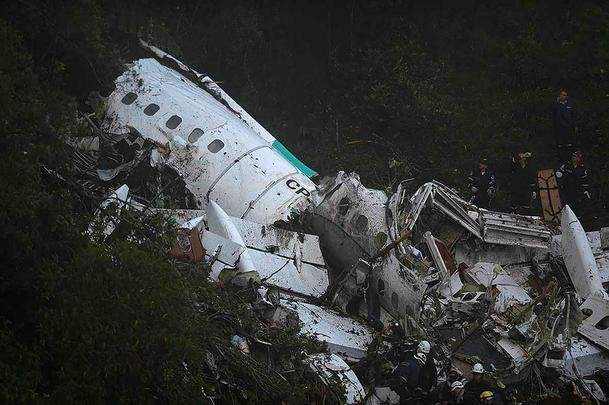 Imagens do local onde caiu o avio da Chapecoense, perto da La Unin, na Colmbia