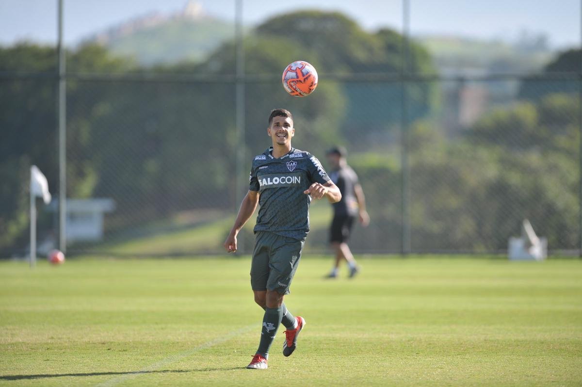Veja fotos do treino do Atltico