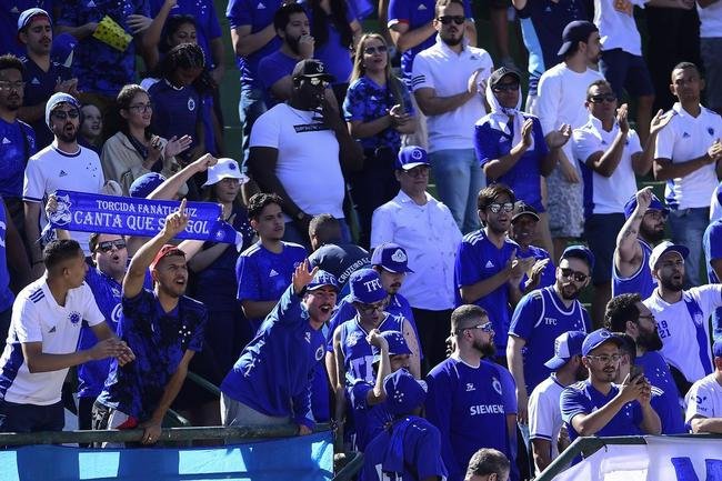 Fotos do jogo entre Guarani e Cruzeiro, no Brinco de Ouro, em Campinas, pela 17 rodada da Srie B do Campeonato Brasileiro