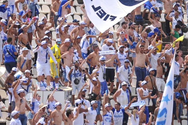 Cruzeiro e Ponte Preta se enfrentaram numa manhã de forte calor em Sete Lagoas