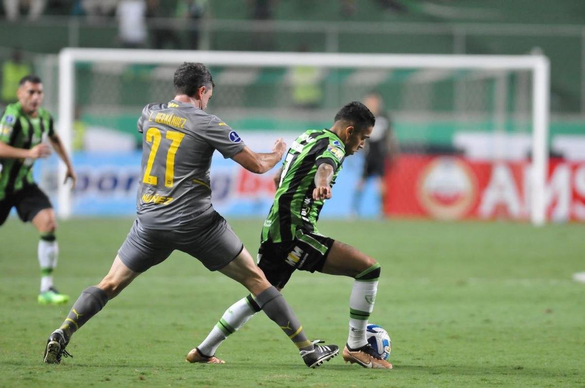 Fotos de Amrica x Pearol pela Sul-Americana, no Independncia