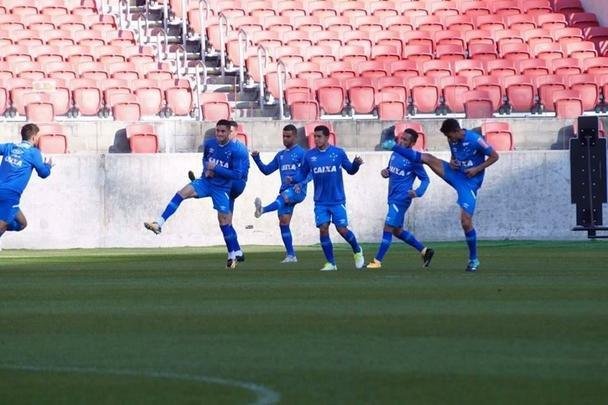 De olho no Grêmio, Cruzeiro treinou pela última vez no Beira-Rio, nesta terça-feira