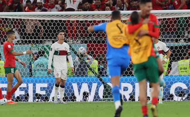 Alegria dos marroquinos diante da decepo de Cristiano Ronaldo